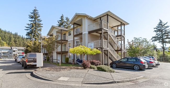 Building Photo - Sehome View Apartments – Timeless Comfort ... Unit 102