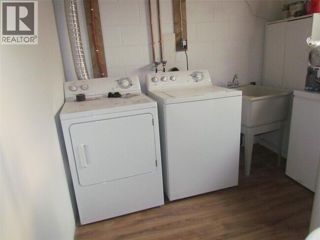 Photo - 1097 McDougall Ct