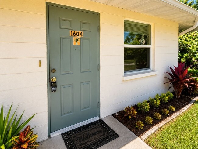 Photo - 1604 Cardinal Ln