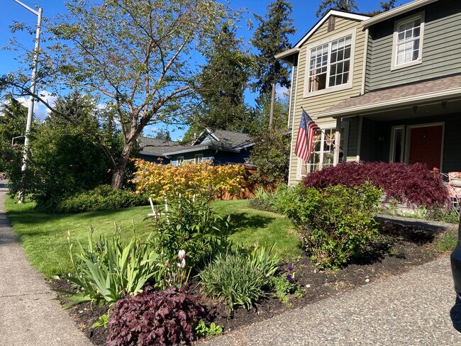 Front, West facing cov, porch - 14217 55th Ave SE House
