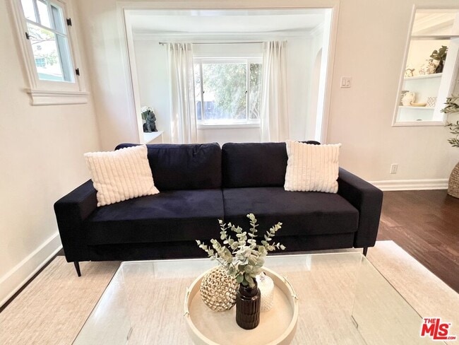 Photo - 7865 Willoughby Ave