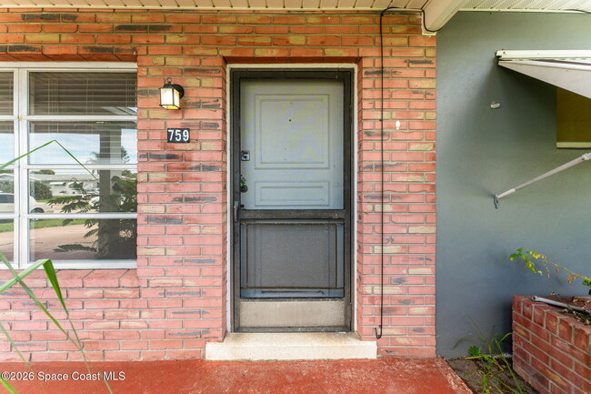 Photo - 759 Mohawk Ave