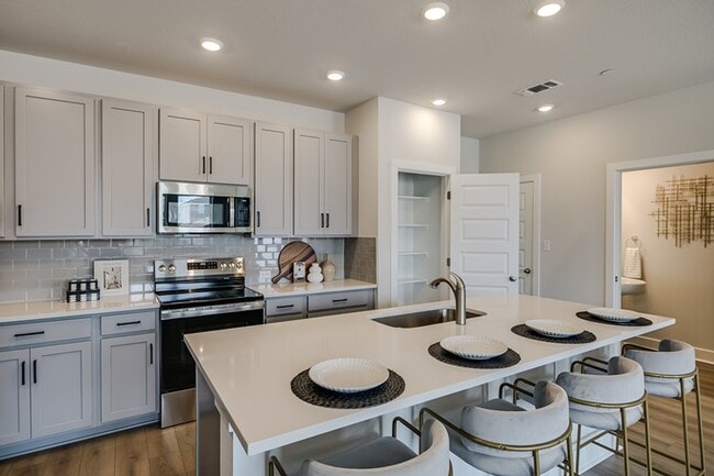 Photo - 517 Emory Crossing Blvd