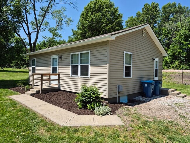 Photo - 402 W Murray St