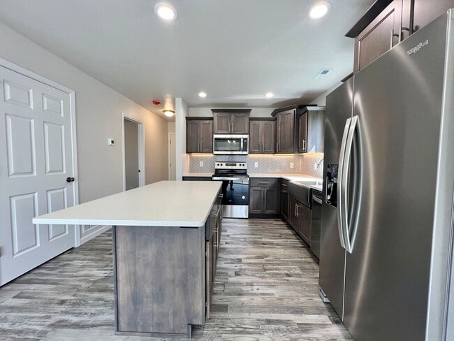 Photo - 4 Bed | 2 Bath | 2 Stall Garage | Single Family Home