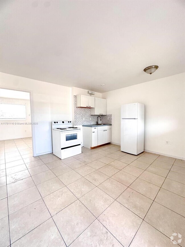 Building Photo - 8450 NE Miami Ct Unit 16 Rental