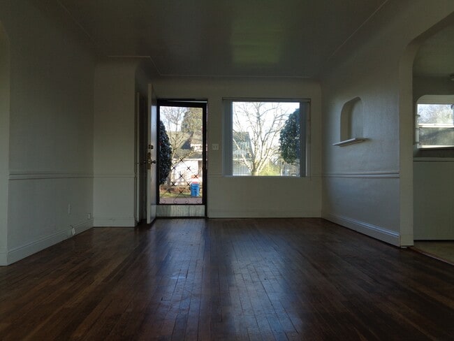 Photo - 2515-MHH2515 Laurel Ave NE