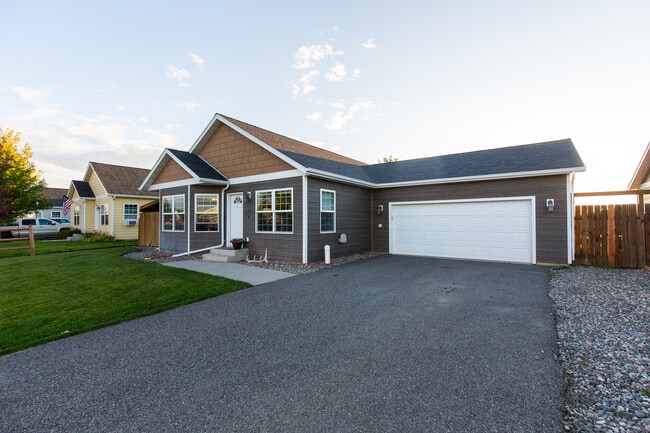 Photo - 1101 Powers Blvd