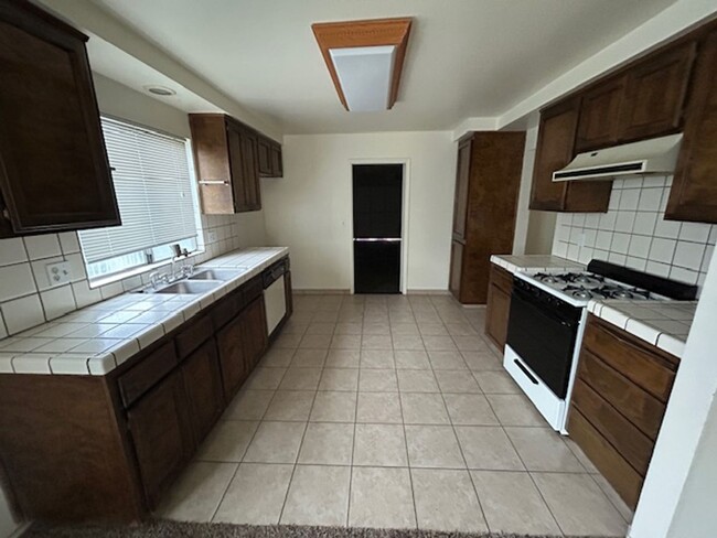 Photo - 3110 S Giddings St