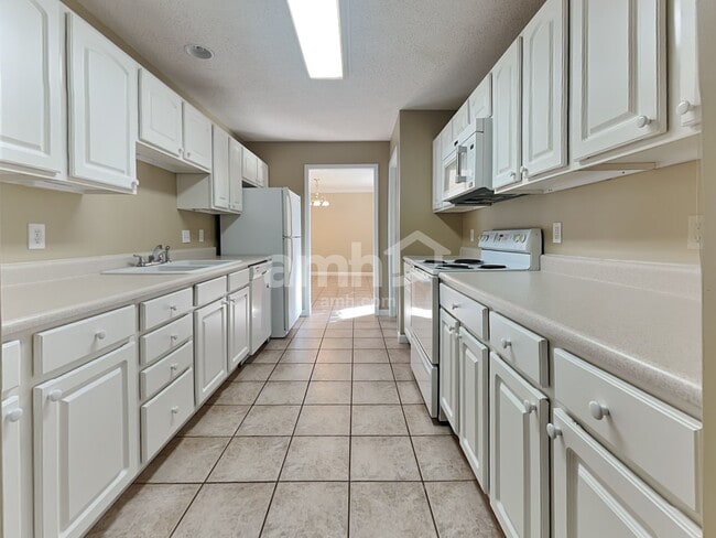 Photo - 8440 Lawnpark Dr