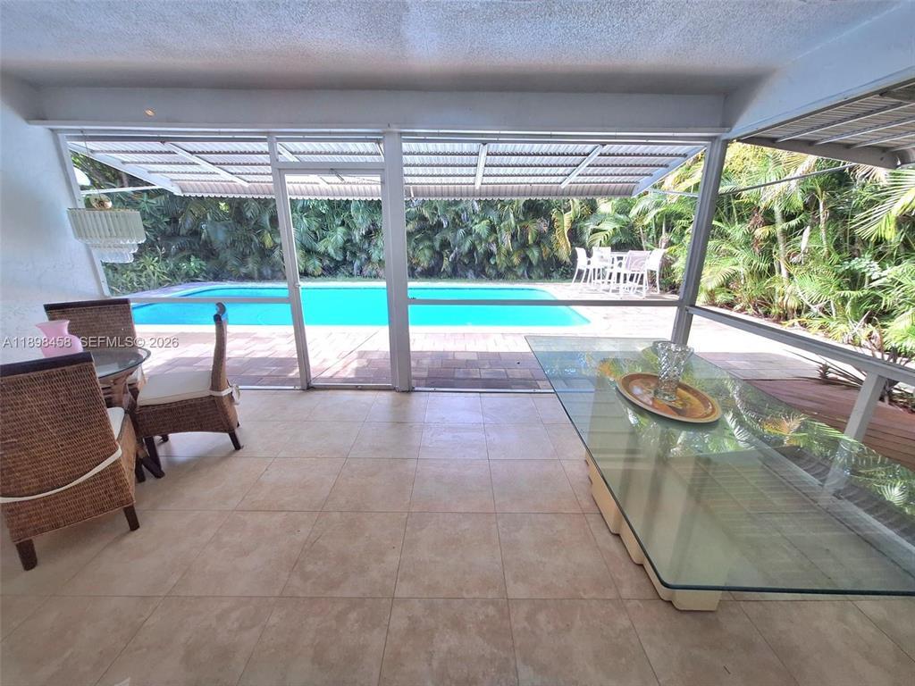 Photo - 1575 NE 38th St