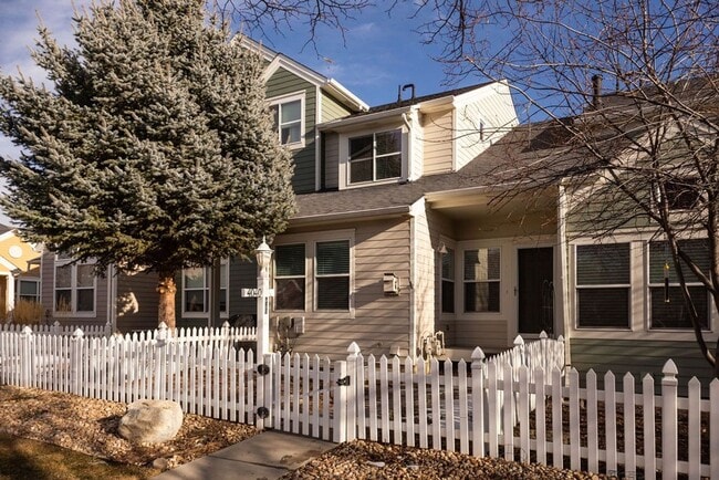 Building Photo - 4040 Plum Creek Dr Unit 4040 Plum Creek Drive