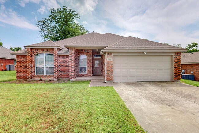 Available July | 4-bedroom 2 bath home in ... - Available July | 4-bedroom 2 bath home in ...