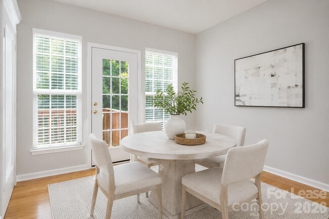Photo - 5537 Werburgh St