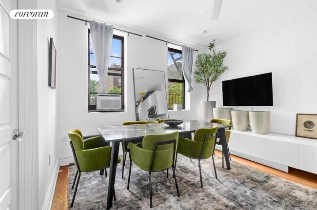 Photo - 107 Greenpoint Ave Apartamento