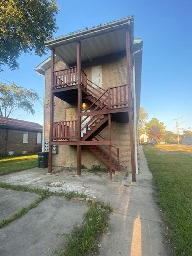 Photo - 4064 Washington St