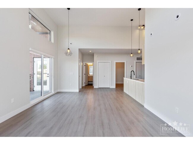Photo - 14858-14860 60 Ave Unit 302