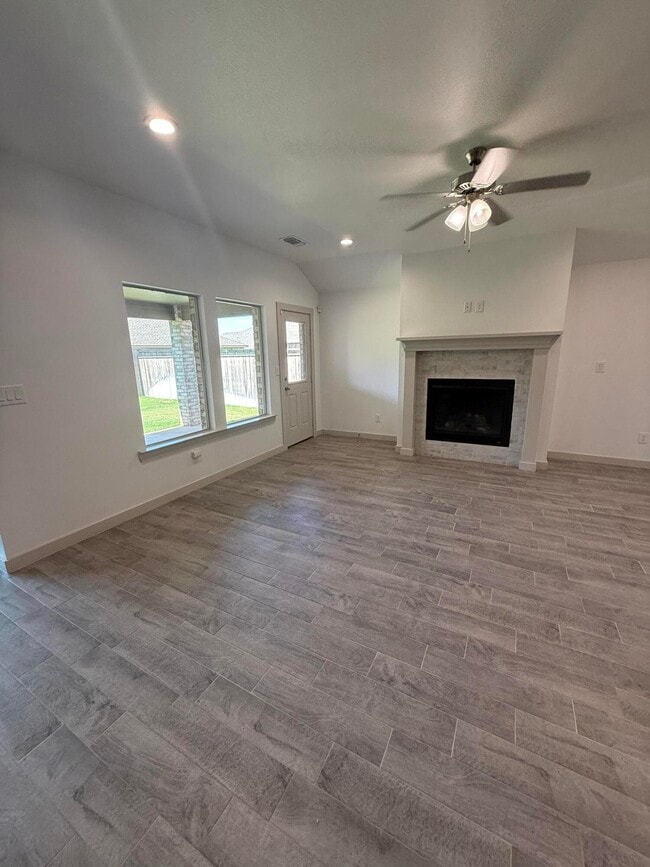 Building Photo - 10518 Aberdeen Ave Rental