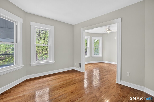 Photo - 95 Parrott Ave