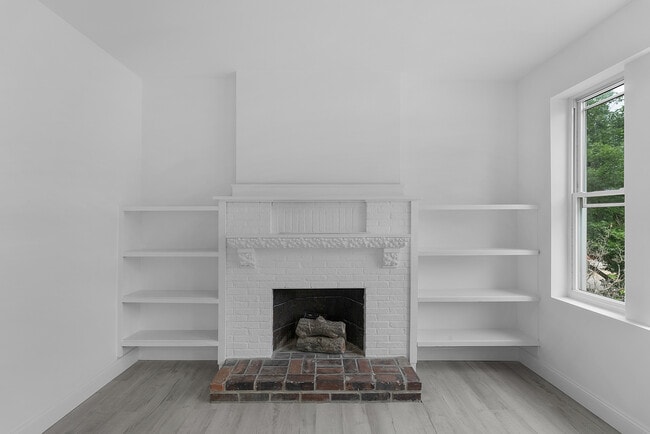 4510 Laclede Ave
