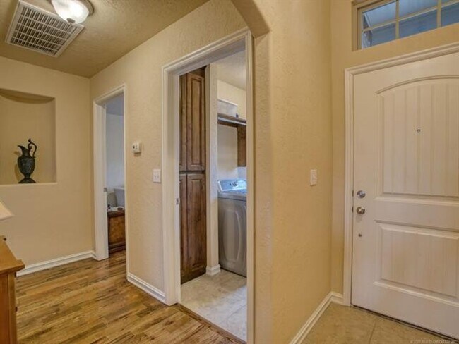 Photo - 10724 Masters Cir