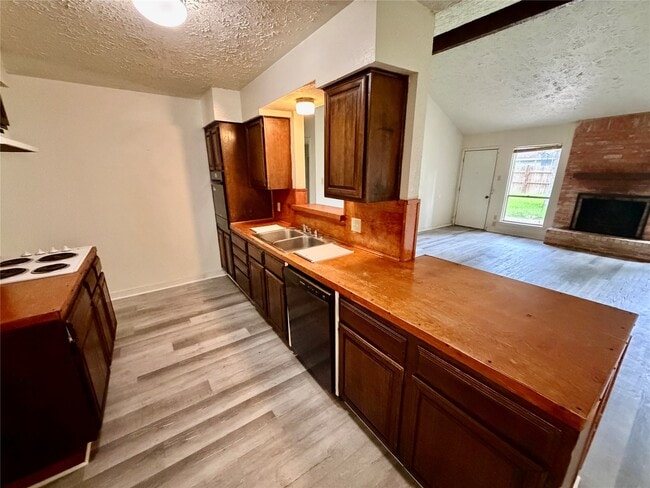 Photo - 5015 Glendower Dr