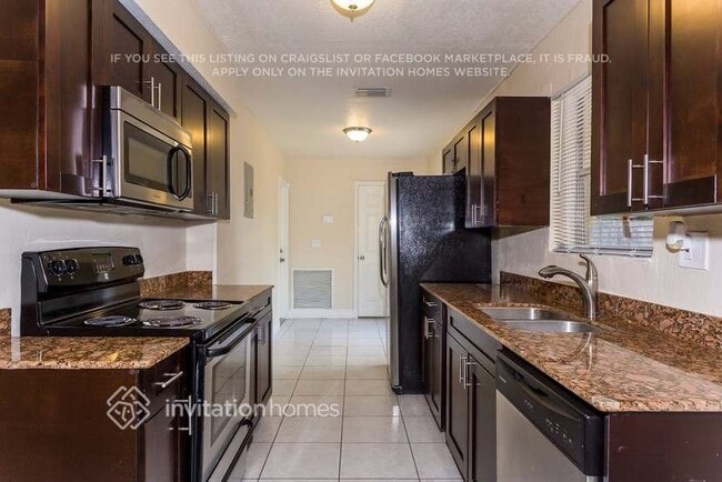 Photo - 1443 SW 10th St