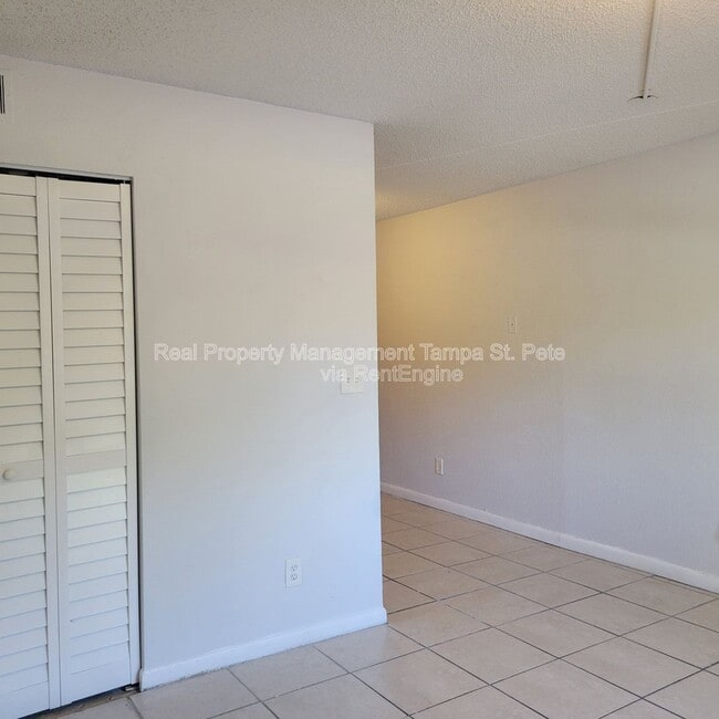 Photo - 8427 N 39th St Unidad 2