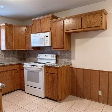 Building Photo - 106 Shaw St