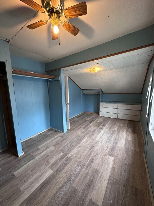 Photo - 211 Gould St