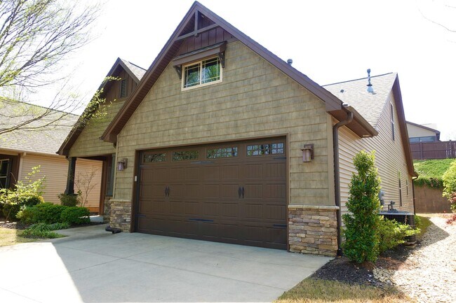 Photo - 210 Windthistle Dr