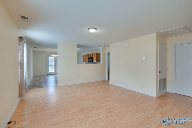 Photo - 198 Cloverbrook Dr