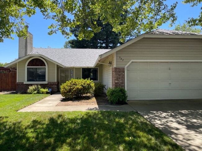 Building Photo - Central Chico, 3/2 fenced yard, 2 car garage, Gardener included, Solar, Fireplace, Craftsman Pergola