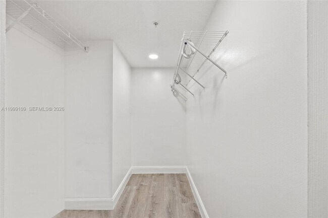 Photo - 470 S Park Rd