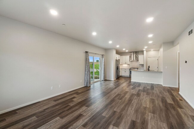 Photo - 2720 Barnstormer St