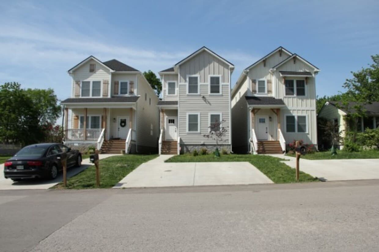4 Bedroom 2.5 Bathroom Home - 4 Bedroom 2.5 Bathroom Home