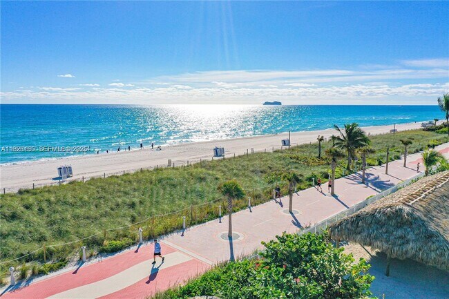 5151 Collins Ave Unidad 535