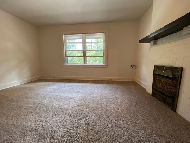 Photo - Amazing 3BR Townhouse in Squirrel Hill! Covered Front Porch + Backyard! Call Today!