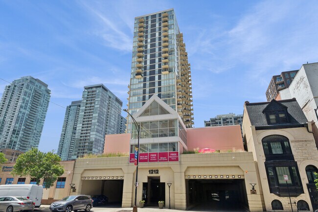 Building Photo - 1212 N La Salle Dr Unit 2410