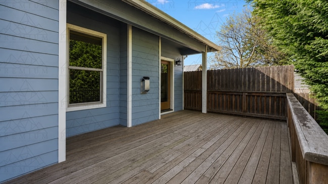 Photo - Beautiful 3 bedroom 2 bath home!