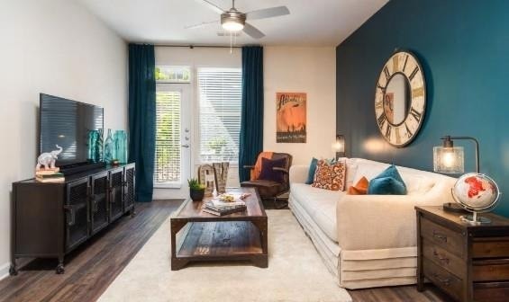 Photo - 433 Highland Ave NE