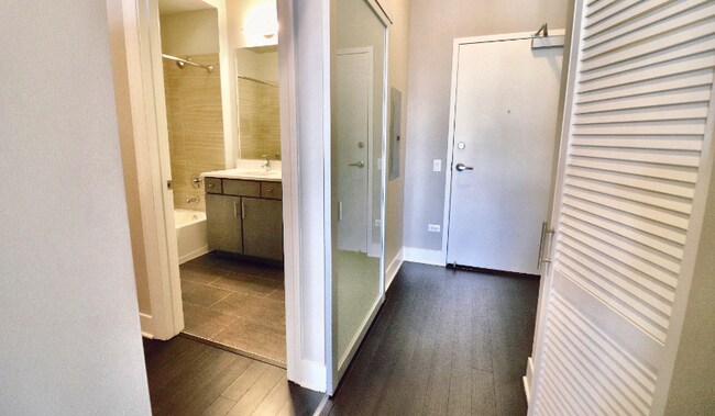 Photo - 803 S Clark St