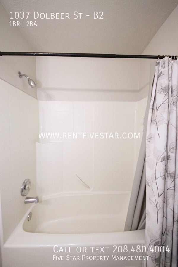 Photo - 1037 Dolbeer St Unidad B2