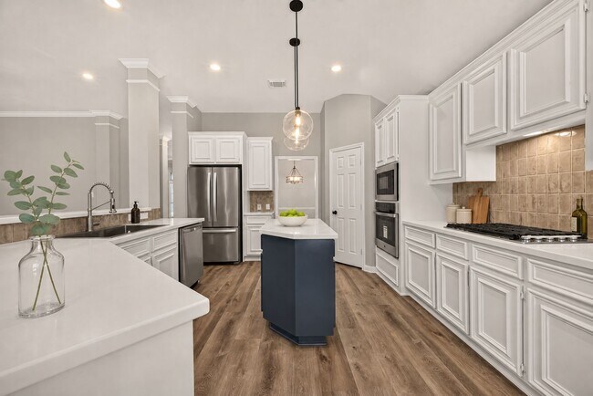 Building Photo - 1527 Lake Pauline Ct