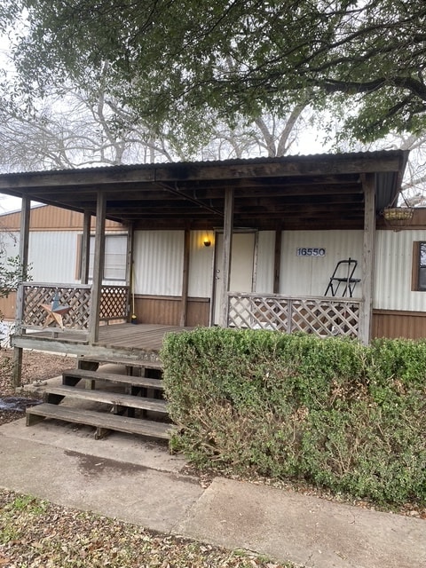 Front porch and door to house - 16550 County Road 282 House