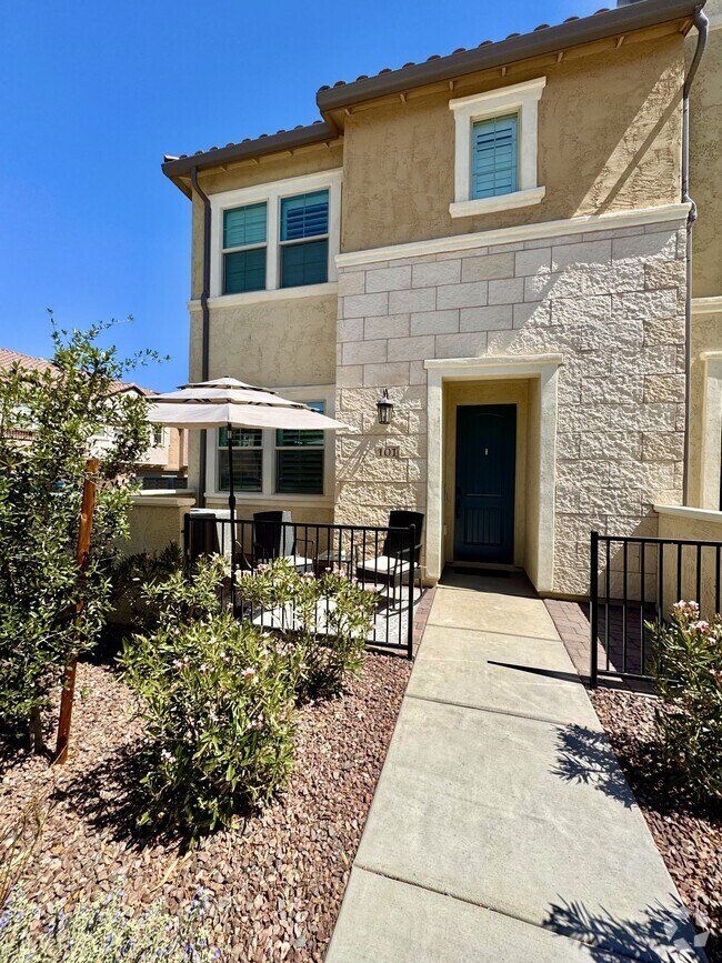 Building Photo - 1823 E Chelsea Ln Unit 101 Rental