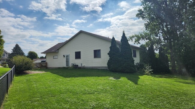 Photo - 727 Eagle Cir