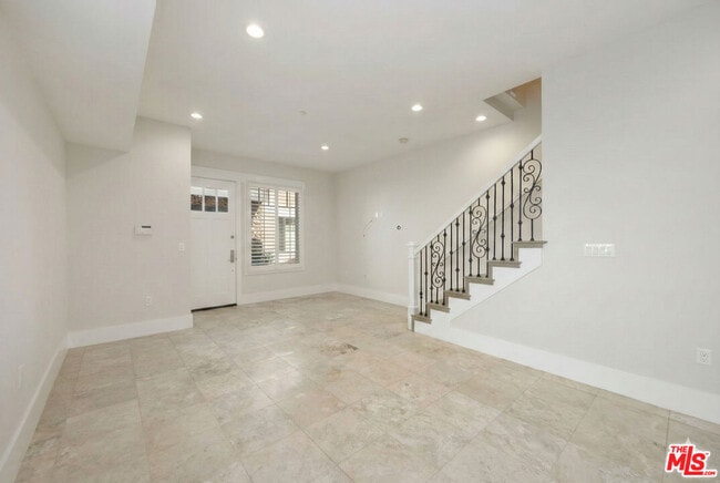 Photo - 2020 Holly Dr Unidad 5