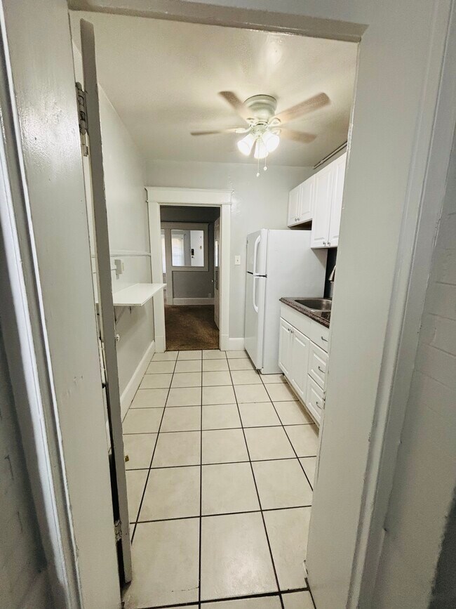 Photo - La Selle Apartments Unit 2