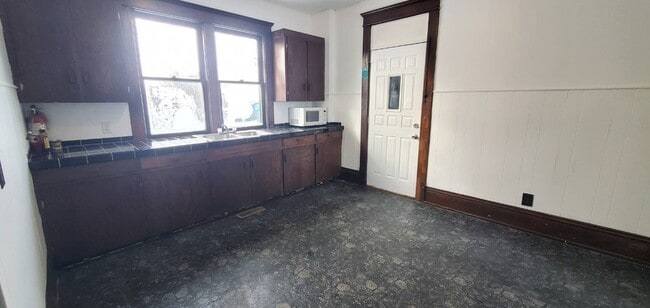 Photo - 221 S Seneca Ave